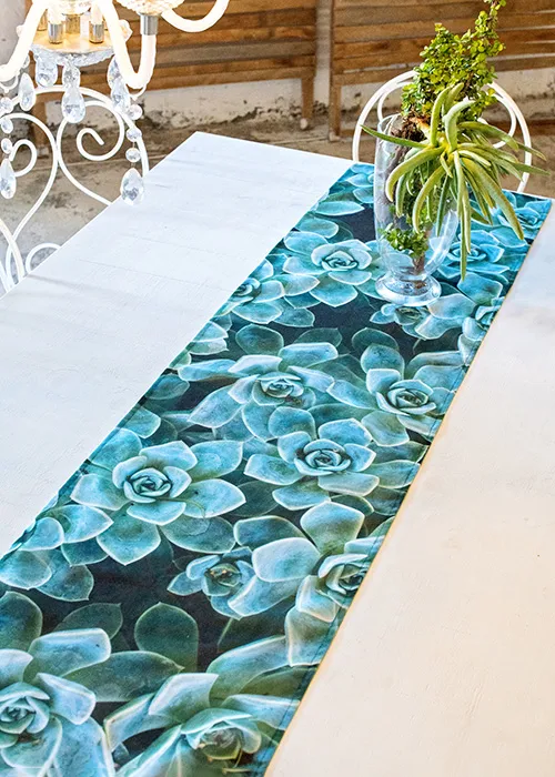 Table Runner Desert Rose