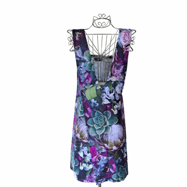 Swier Floral Apron-Flower Crochet - Image 2